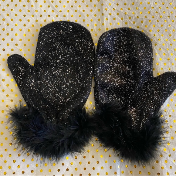 Costume Cat Mittens - Picture 3 of 5